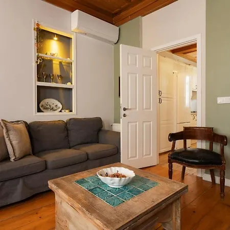 Historic 4br Balat Mansion With Full Ac
