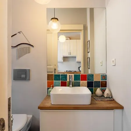 Historic 4br Balat Mansion With Full Ac *